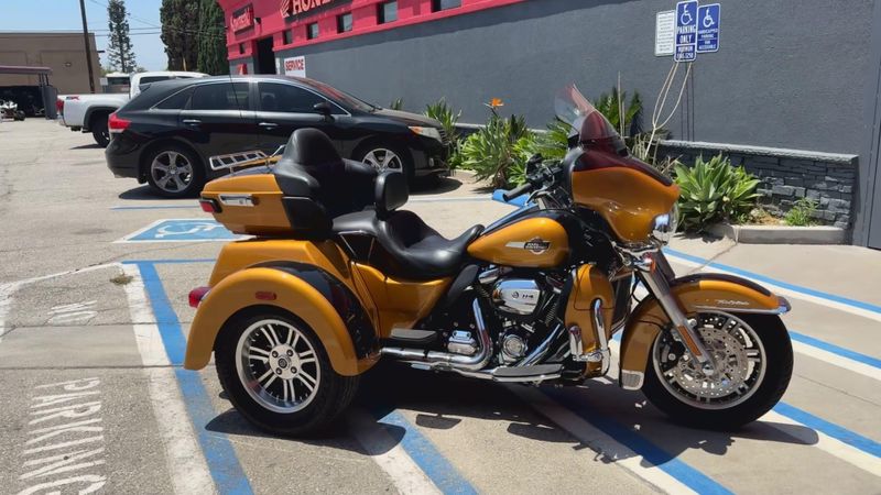 Used 2023 Harley-Davidson TRI GLIDE ULTRA Image 2