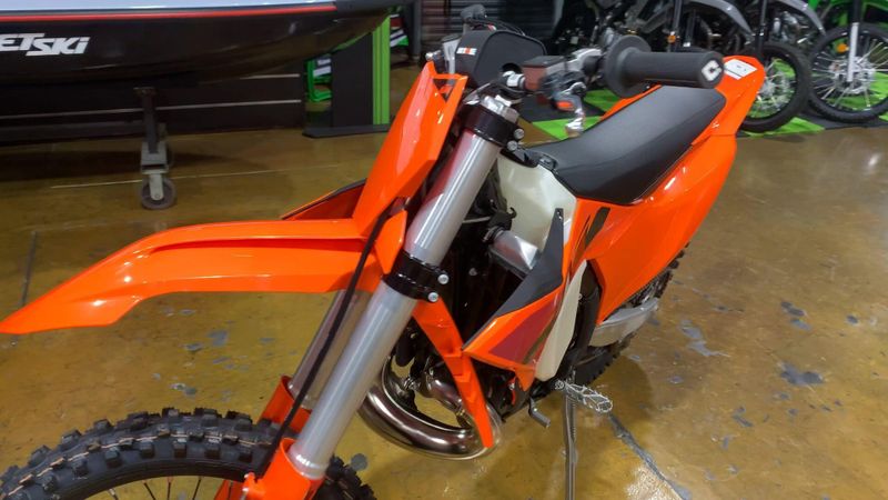 2025 KTM 300 XC Image 8