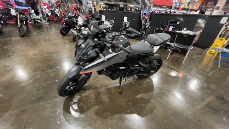 New 2026 KTM 250 DUKE Image 4