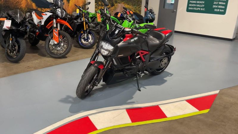 2015 Ducati Diavel Image 4