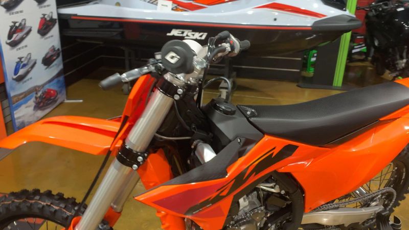 2025 KTM 250 SX Image 8