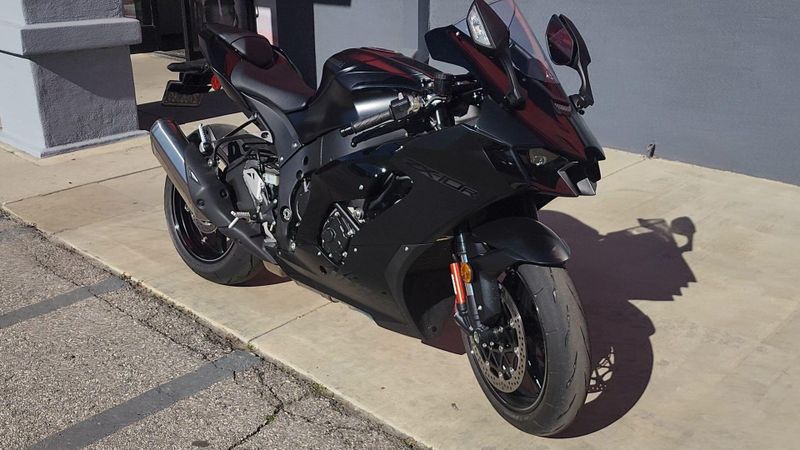 Used 2025 Kawasaki NINJA ZX-10 Image 5