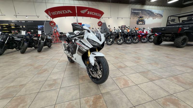 New 2026 Honda CBR1000RR Image 3