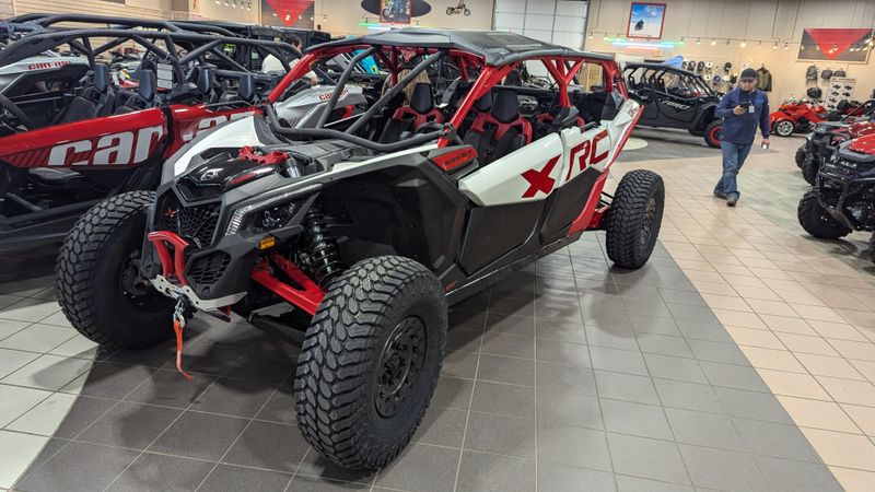 2025 Can-Am MAVERICK MAX XRC 72 TURBO RR HYBRID WHITE AND LEGION REDImage 2