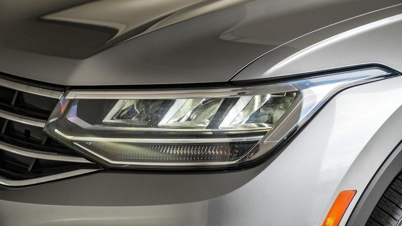 2022 Volkswagen Tiguan 2.0T SEImage 8