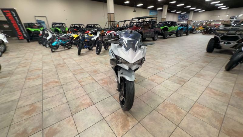 Used 2025 Kawasaki NINJA 500 Image 4