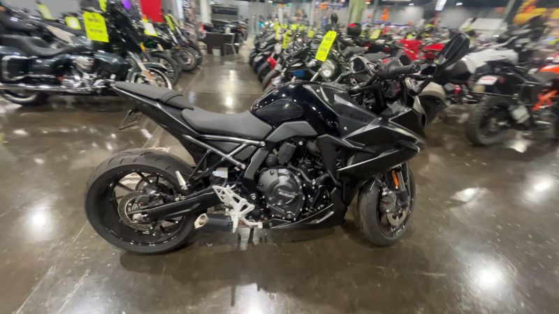 Used 2025 Suzuki GSX-8R Image 9