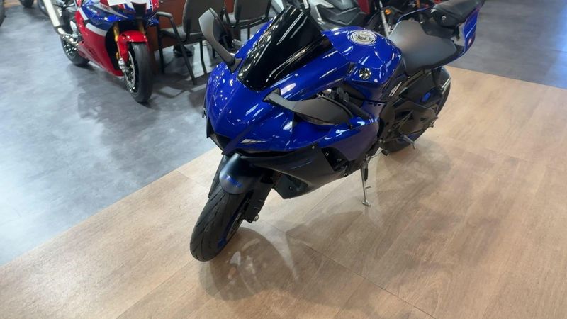 Used 2023 Yamaha YZF-R1 CA Image 8