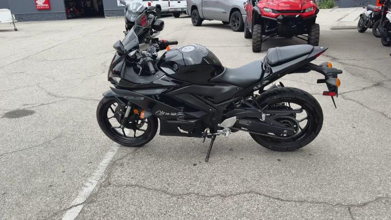 Used 2023 Yamaha YZF-R3 ABS Image 5