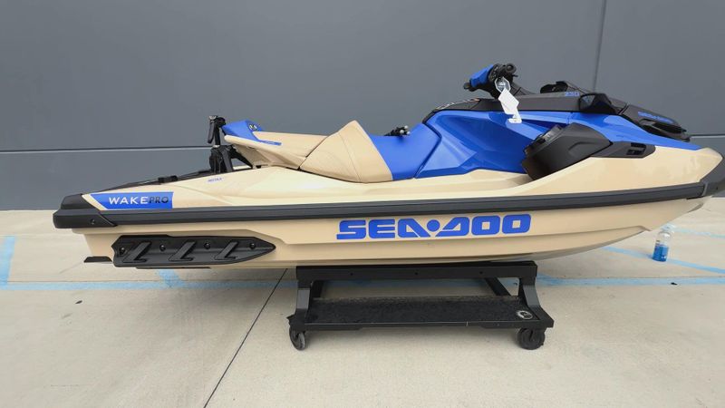 2025 Sea-Doo WAKE PRO 230 (SOUND SYSTEM) Image 9