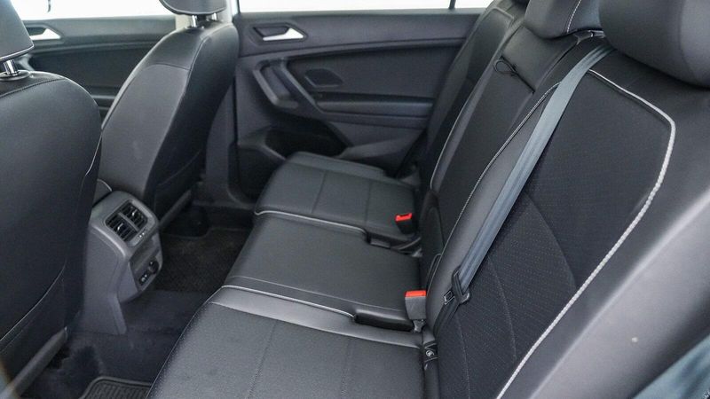 2021 Volkswagen Tiguan 2.0T SEImage 18