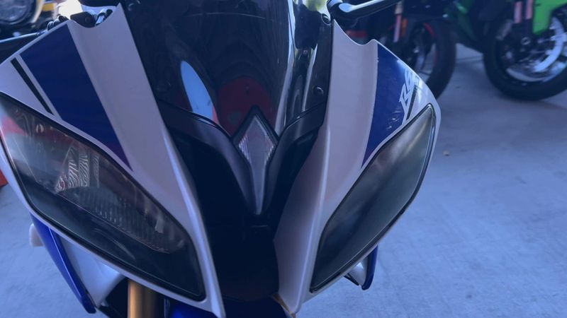 Used 2014 Yamaha YZF-R6 CA Image 7