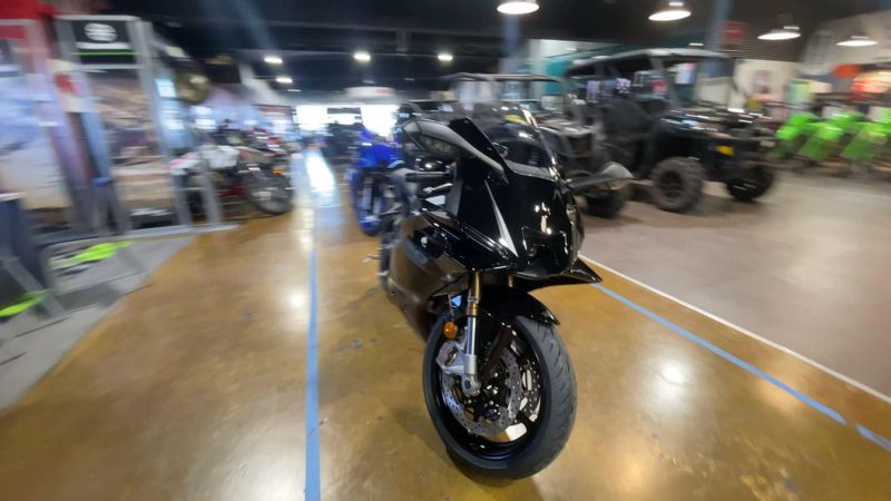 New 2027 Yamaha YZF-R9 Image 3
