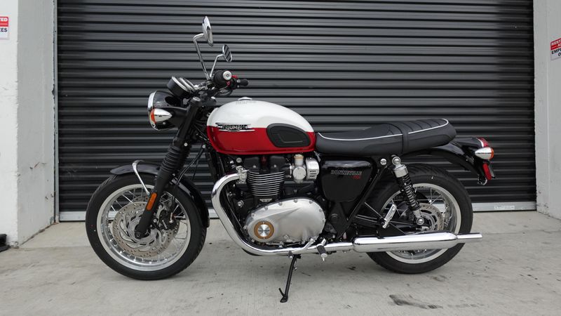 New 2025 Triumph Bonneville T120 