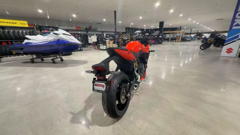 New 2026 Suzuki GSX-8R Image 3