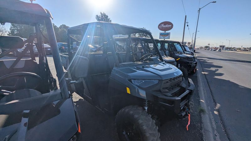 2025 POLARIS RANGER CREW XP 1000 PREMIUM STEALTH GRAY in a STEALTH GRAY exterior color. Family PowerSports (877) 886-1997 familypowersports.com 