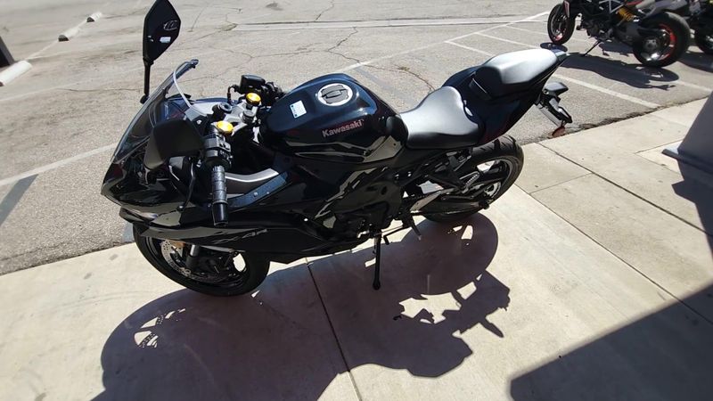 New 2025 Kawasaki NINJA ZX-4R ABS Image 8
