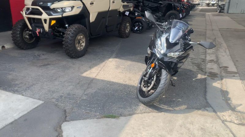 New 2026 Kawasaki NINJA ZX-4RR ABS Image 3