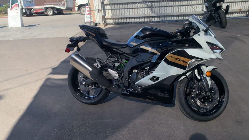 New 2026 Kawasaki NINJA ZX-4RR ABS Image 2