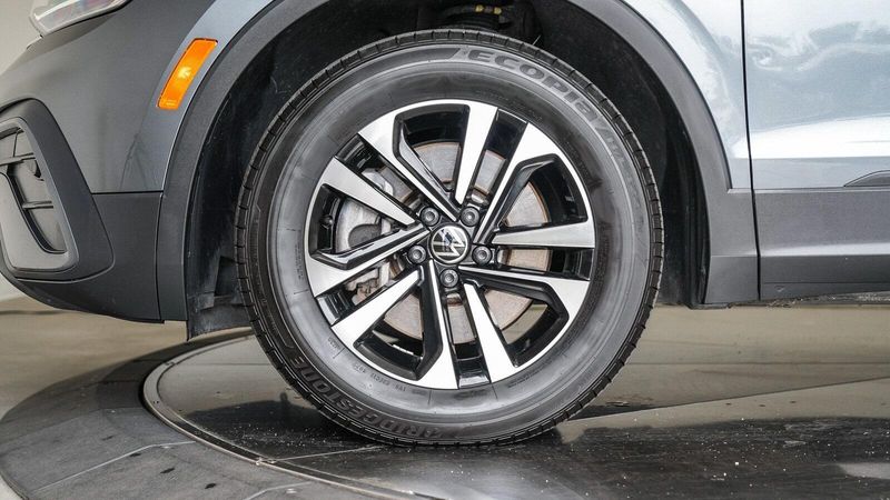 2024 Volkswagen Tiguan 2.0T SImage 11