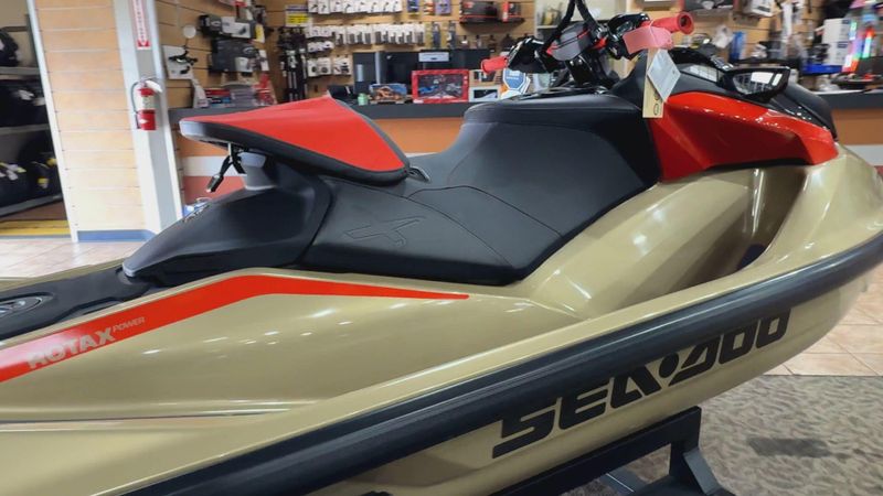 2025 Sea-Doo RXP-X 325 Image 9