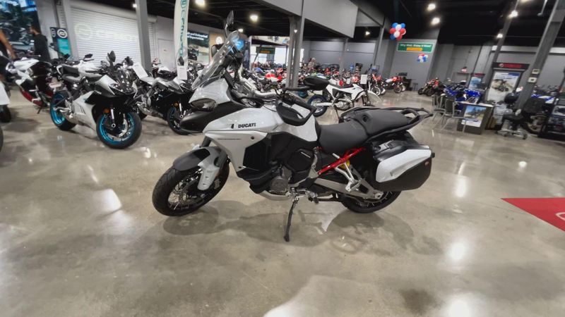 New 2024 Ducati MULTISTRADA V4 S TRAVEL & RADAR SPOKED WHEELS - DEMO Image 5