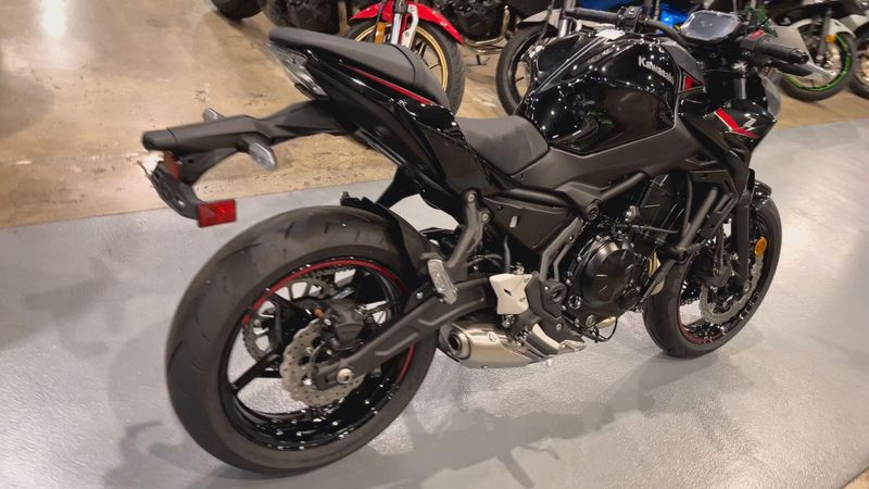 New 2025 Kawasaki Z650 Image 4