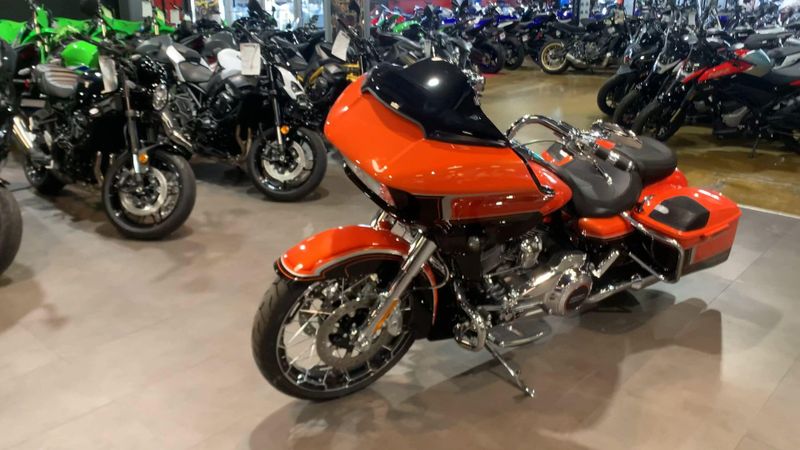 Used 2022 Harley-Davidson Road Glide CVO Road Glide Image 5