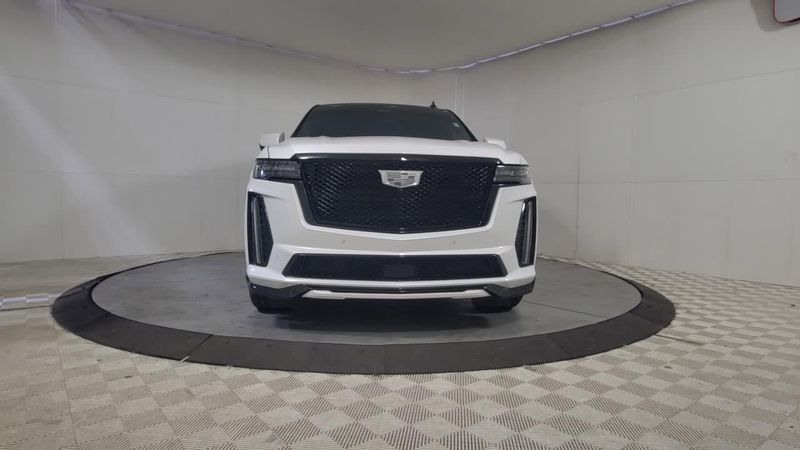 2023 Cadillac Escalade V-Series photo 4