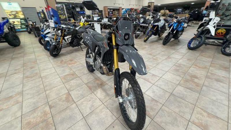 New 2025 Suzuki DR-Z4S Image 6