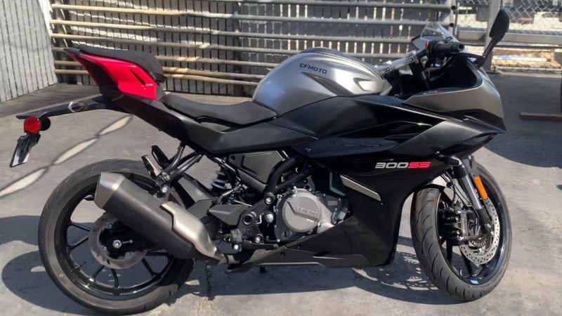 New 2025 CFMOTO 300SS Image 9