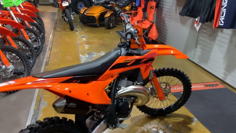 2025 KTM 250 SX Image 3