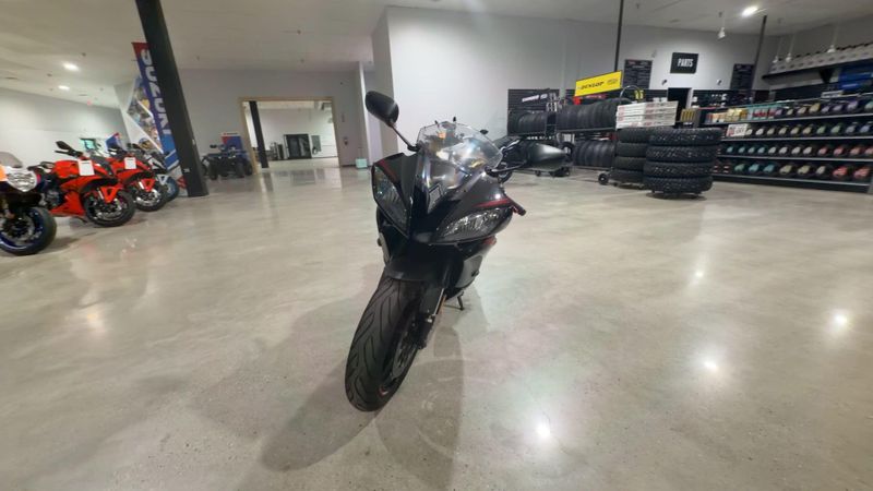 Used 2015 Yamaha YZF-R6 Image 8