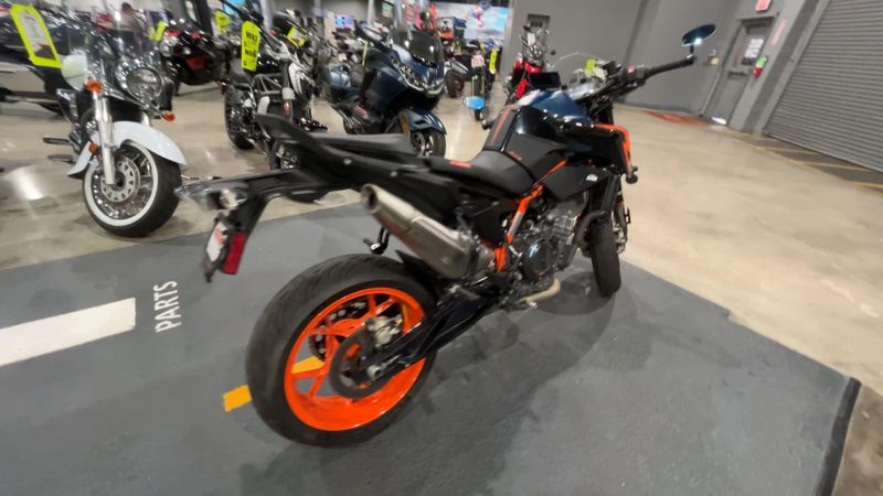 Used 2022 KTM 890 DUKE R Image 8