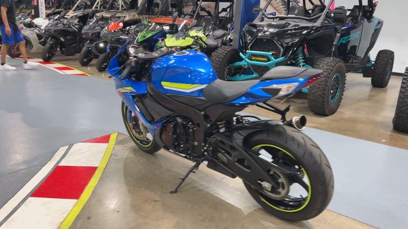 Used 2017 Suzuki GSX-R600L7 CA Image 2