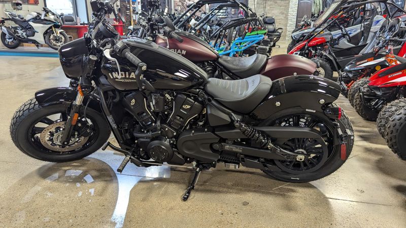 2025 INDIAN MOTORCYCLE INDIAN SCOUT BOBBER BLACK METALLIC in a BLACK METALLIC exterior color. Family PowerSports (877) 886-1997 familypowersports.com 