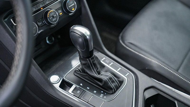 2021 Volkswagen Tiguan 2.0T SEImage 19