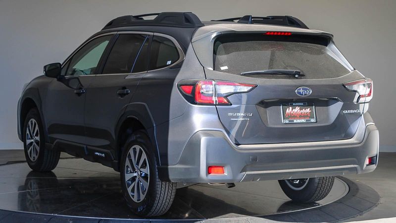 2025 Subaru Outback PremiumImage 2