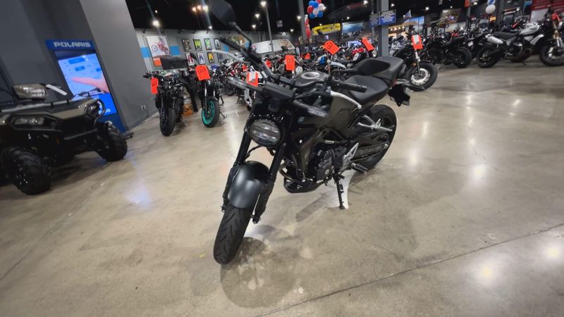 2024 Honda CB300R ABS Image 4