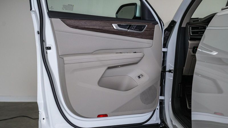 2025 Volkswagen Atlas 2.0T SEL Premium R-LineImage 21