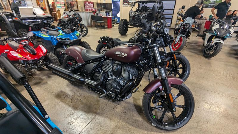 2024 INDIAN MOTORCYCLE CHIEF ABS MAROON METALLIC SMOKE in a MAROON METALLIC SMOKE exterior color. Family PowerSports (877) 886-1997 familypowersports.com 