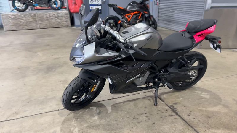 Used 2025 CFMOTO 300SS Image 4