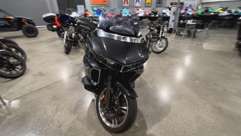 Used 2018 Yamaha Star Venture Image 3