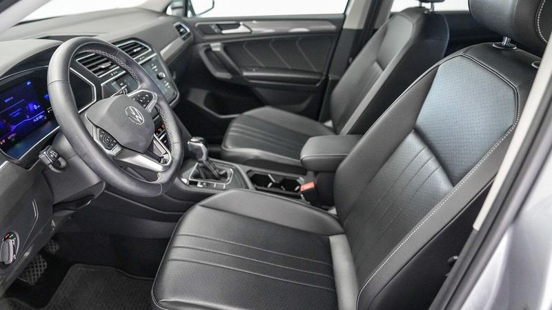 2022 Volkswagen Tiguan 2.0T SEImage 17