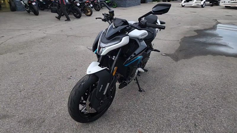 New 2026 CFMOTO 675NK Image 8