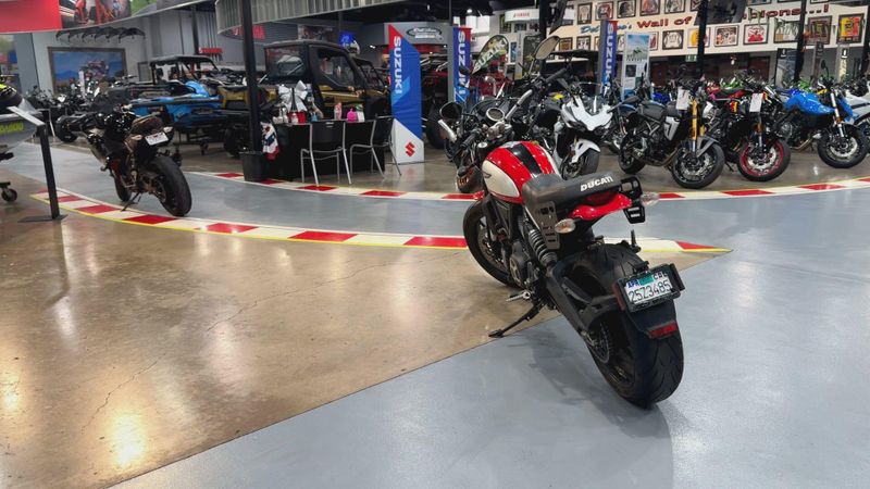 Used 2016 Ducati SCRAMBLER 800 ICON Image 3