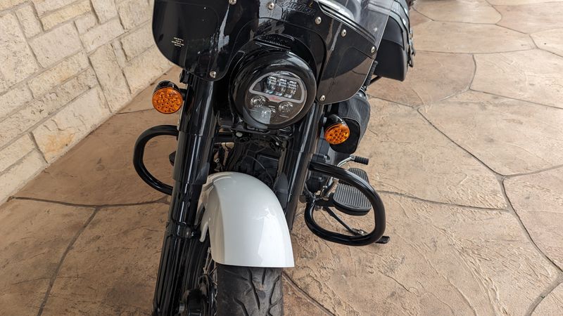 2022 INDIAN MOTORCYCLE SUPER CHIEF ABS PEARL WHITE 49ST BaseImage 20