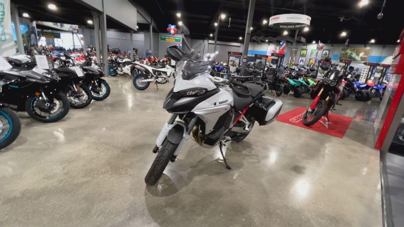 New 2024 Ducati MULTISTRADA V4 S TRAVEL & RADAR SPOKED WHEELS - DEMO Image 4