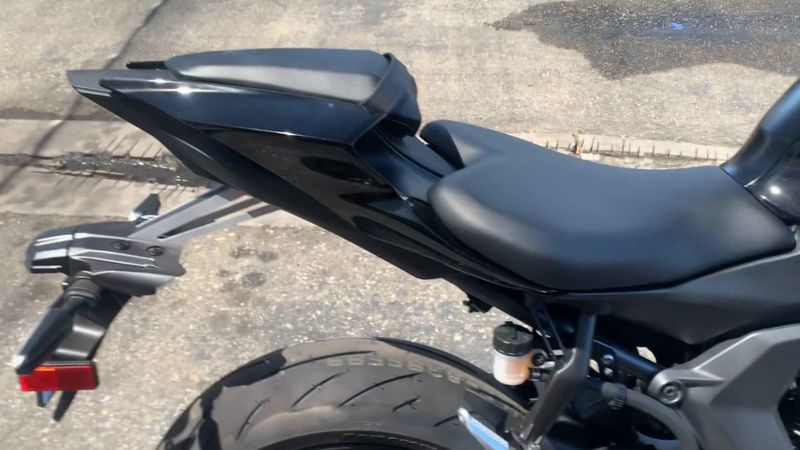 New 2025 Yamaha YZF-R7 Image 2