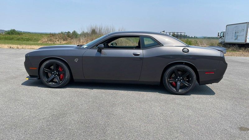 2022 Dodge Challenger SRT8 Hellcat photo 2
